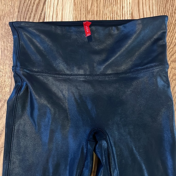 SPANX Leggings 🖤 - Picture 3 of 6